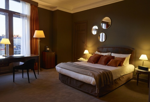 HOTEL CARLTON
